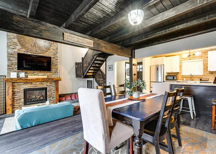 Mtn-View Gem W/ Deck & Hot Tub In Tannersville