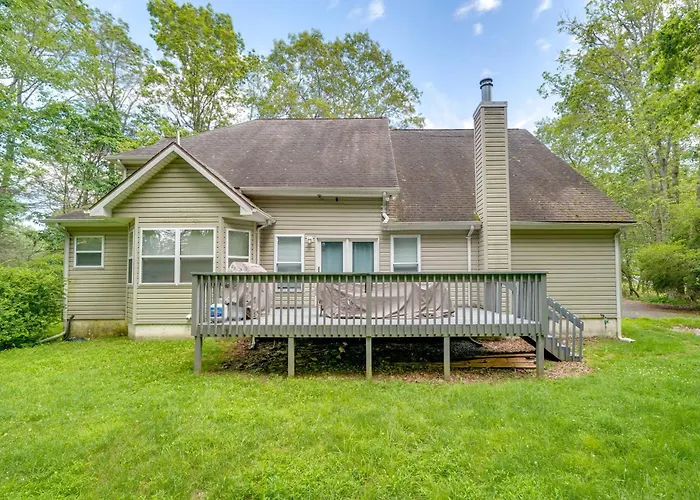 Family Home W/ Deck ~ 2 Mi To Camelback Mountain!